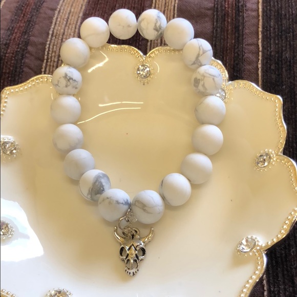Halloween/ Fall Howlite bracelet - Picture 1 of 3